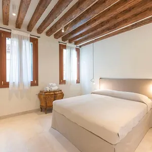 Grifalcon D'oro - Center , Venice Italy